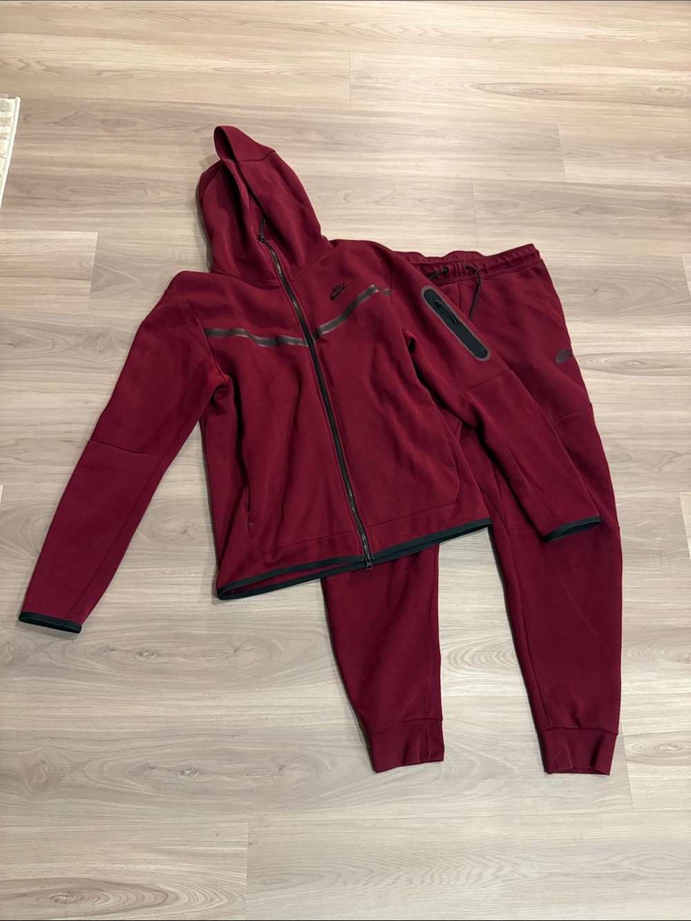 Nike Tech Fleece Set Maroon